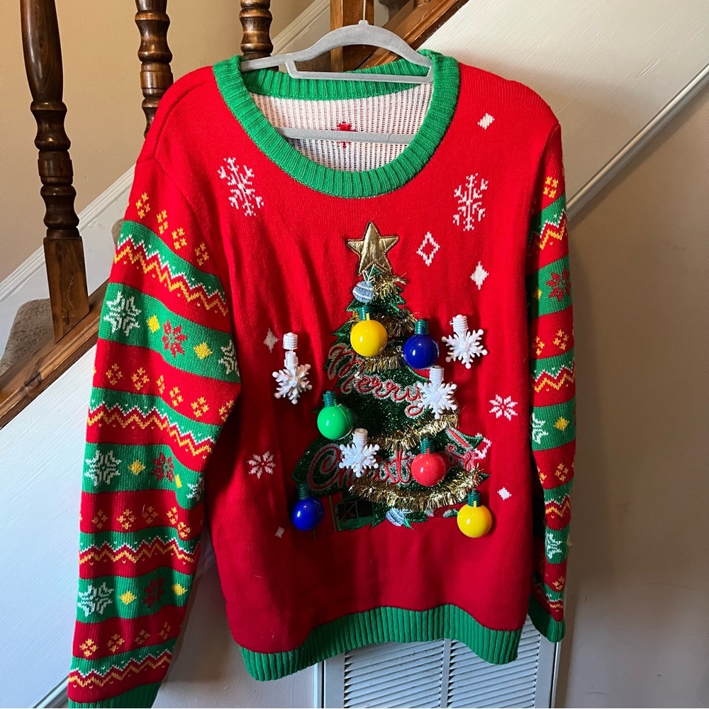 Christmas Light Up Sweater *does not work* size XL